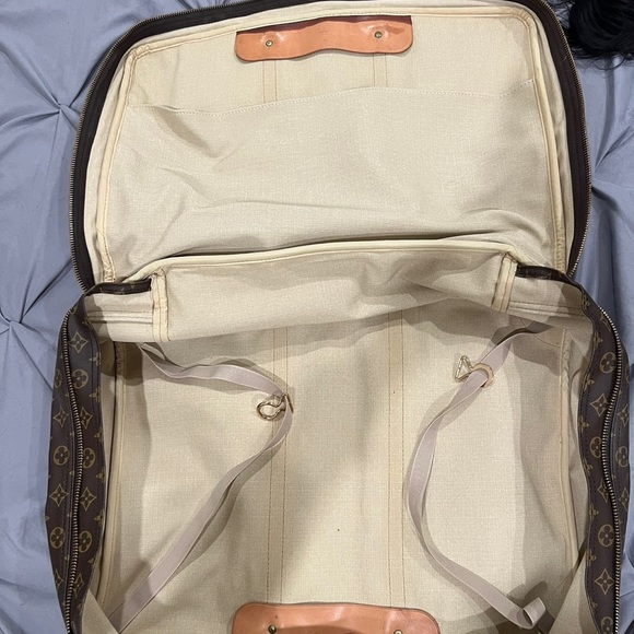 Vintage Louis Vuitton suitcase - Picture 3 of 6